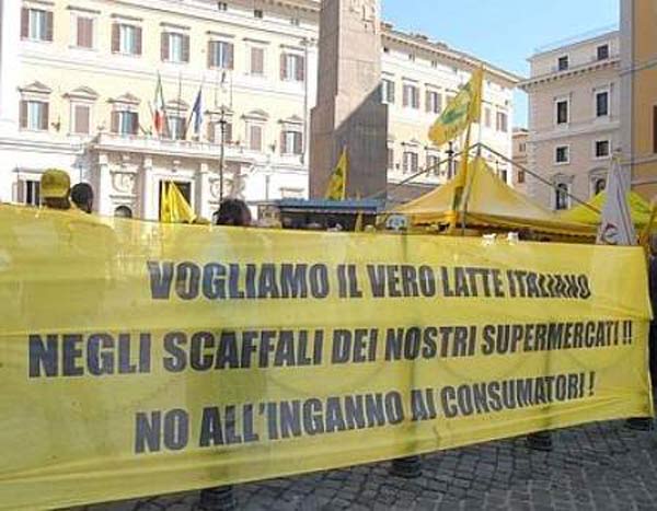 coldiretti_latte_protesta